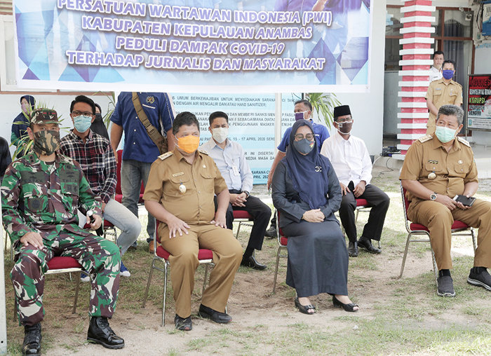 Suasana tenda VIP yang diisi oleh Forkopimda Kepulauan Anambas pada program PWI Peduli